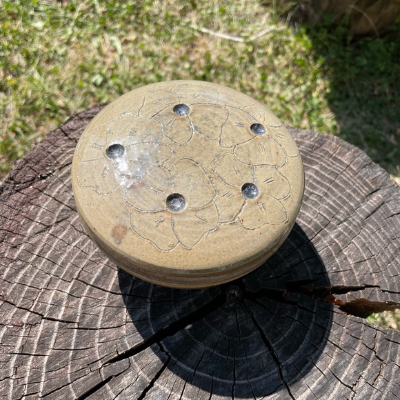 Floral Pottery Bowl - Picture 9 of 10